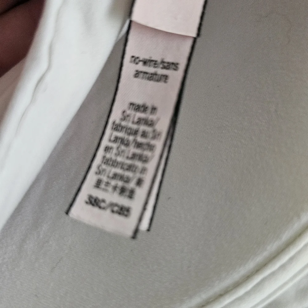 Victoria's Secret Body By Victoria White No Wire Bra 38C - Picture 4 of 6